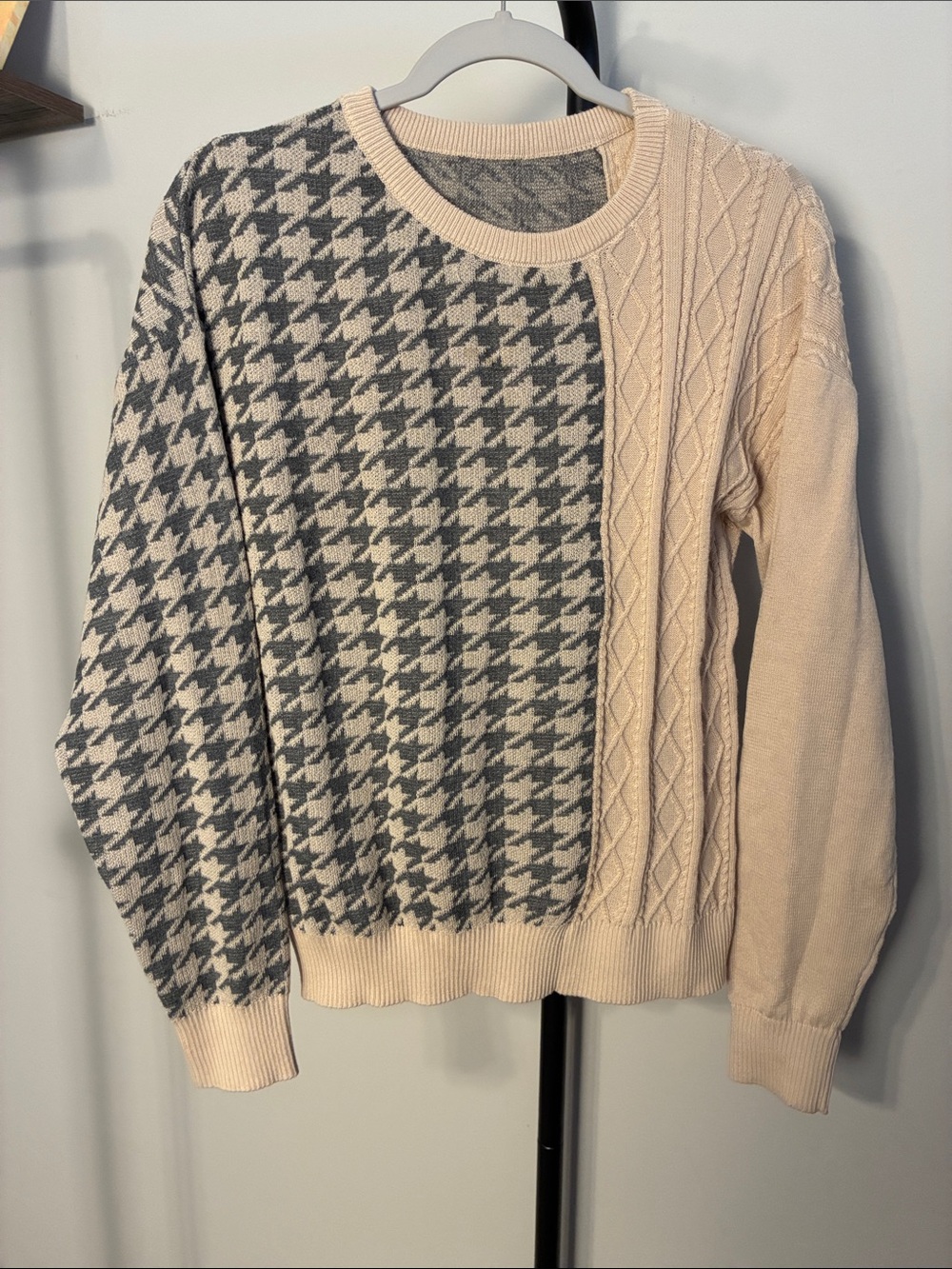 Emery Rose Two-Tone Houndstooth/Cable Crewneck Sweater Cream Gray Relaxed Medium